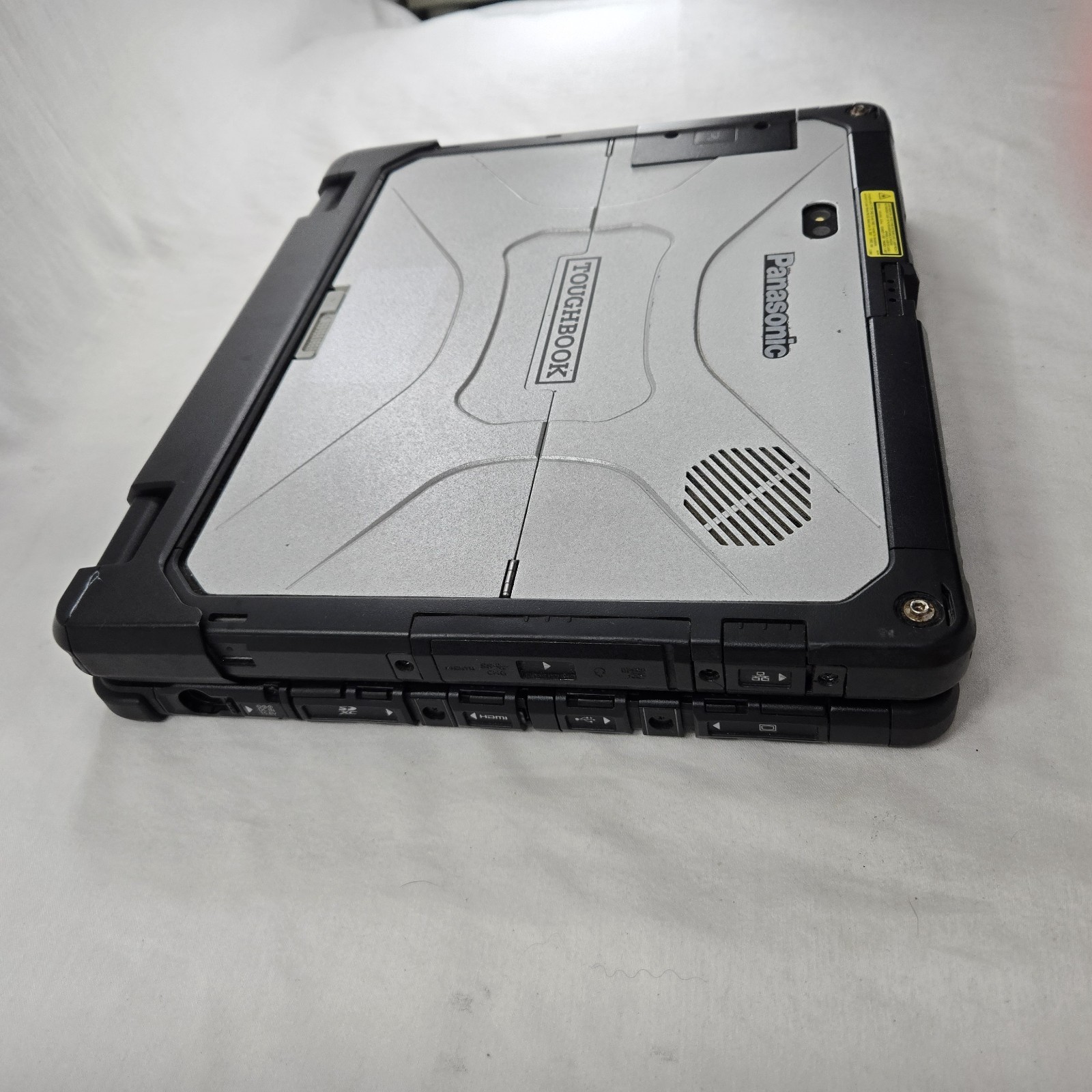 Panasonic Toughbook CF-33 i5-7300U 2.6GHz 256GB SSD 16GB Ram 4G – GPS – Grade B