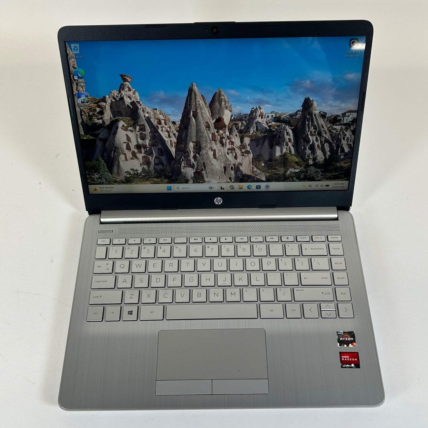 HP Laptop 14-DK1035WM 14″ Ryzen 3 3250U 2.6GHz 4GB RAM 256GB SSD 1TB HDD