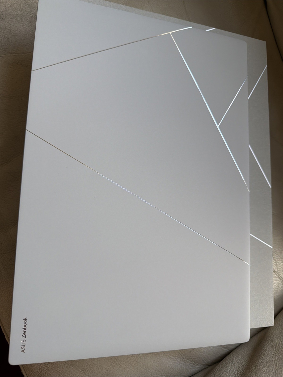 ASUS Zenbook S 16 16” 3K OLED Touchscreen 120Hz AMD Ryzen AI 9 365 24GB 1TB W11H