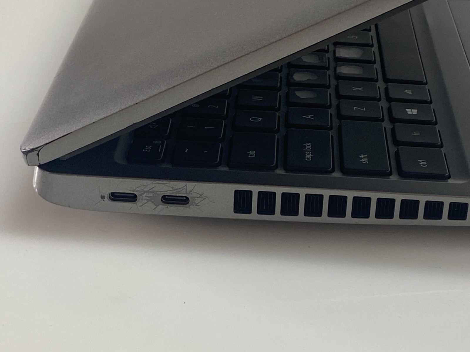 Dell Latitude 5520 Core i7-1185G7 3.00GHz 16GB RAM 256GB SSD READ*