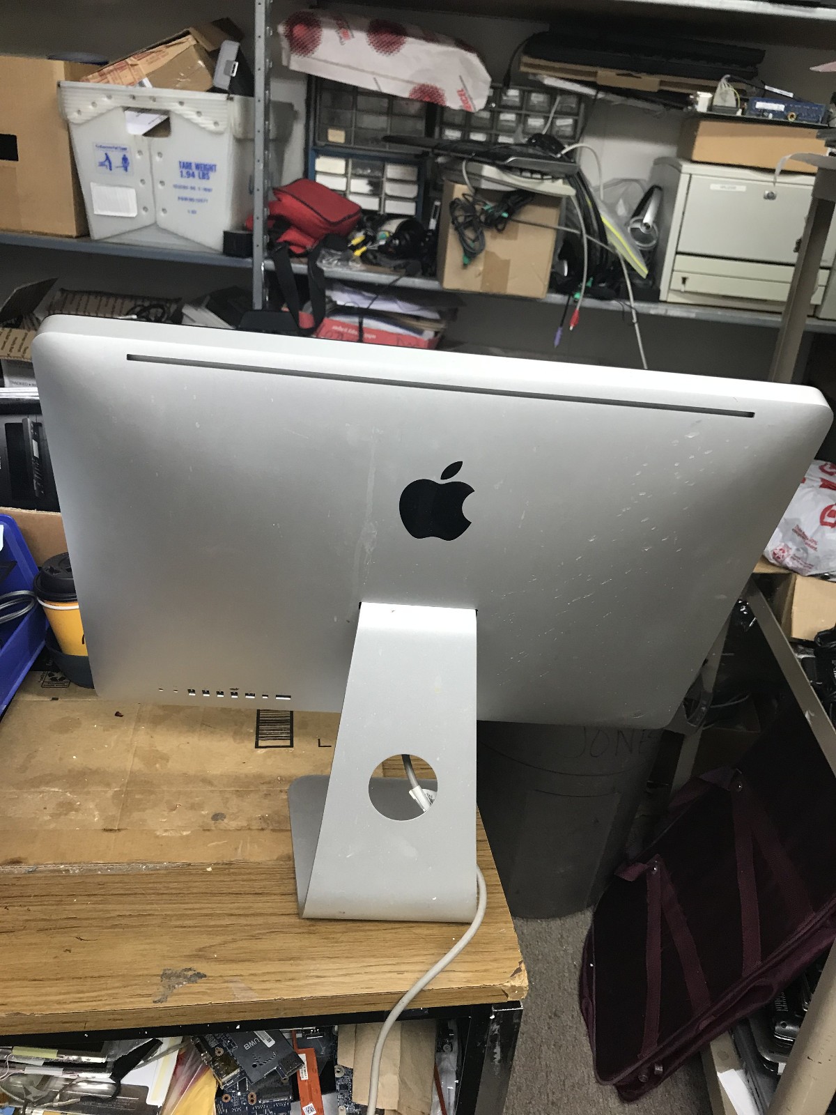 IMAC 21.5 inch display 1920×1080 QP9520M5pc 10.12.06 4GB DDR3 ram 256 GIG HD