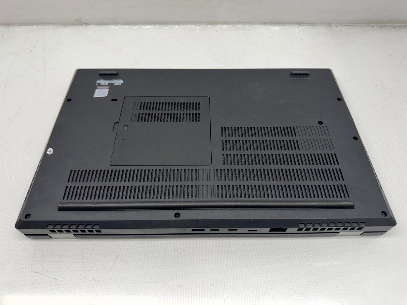 Lenovo ThinkPad P15 Gen 1 Intel i9-10885H@2.4GHz 32G 1T RTX 4000 Win11 W/AC READ
