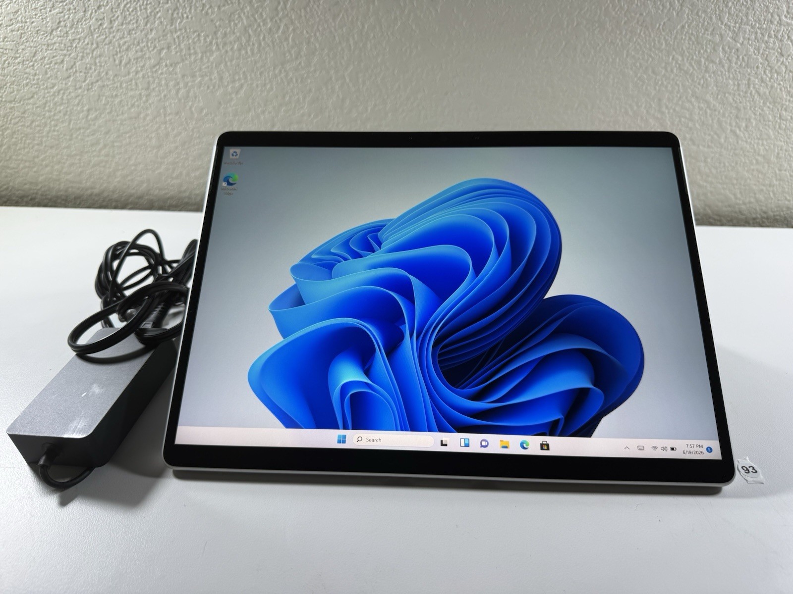 Microsoft Surface Pro 8 (1982) i5-1145G7 – 16GB RAM – 256GB 120Hz – Win 11 Pro