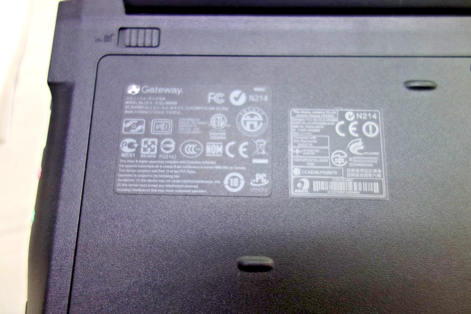 Gateway LT2104u NAV50 Netbook 10.1″ Intel Atom 1GB RAM 250G Box Manual Case Win7