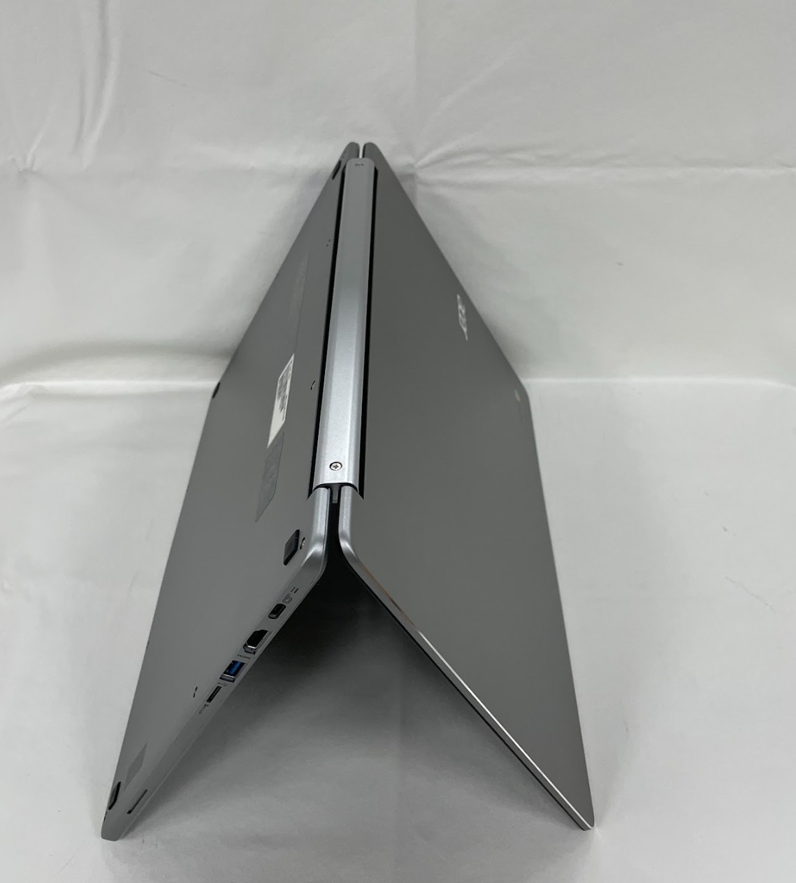 Acer Chromebook R 13.3-inch Full HD Touch, 4G/32GB/CHROME OPERATING SYSTEM,used