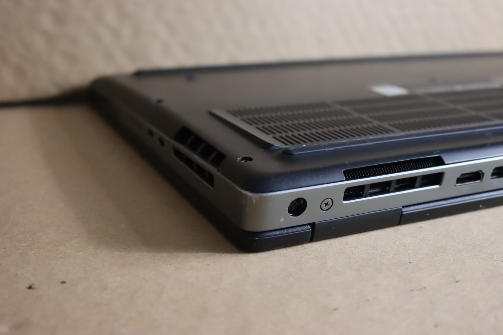 Dell Precision 7530 15.6” 256GB, Intel Core i7 8th Gen., 2.60GHz, 16GB Radeon