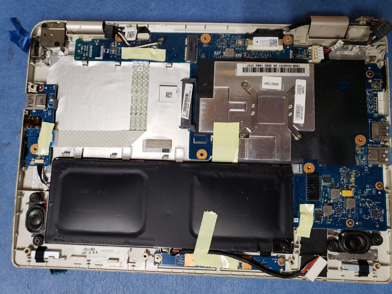 Toshiba Satellite Radius 11 L15W-B1302 Laptop damaged and dirty for parts