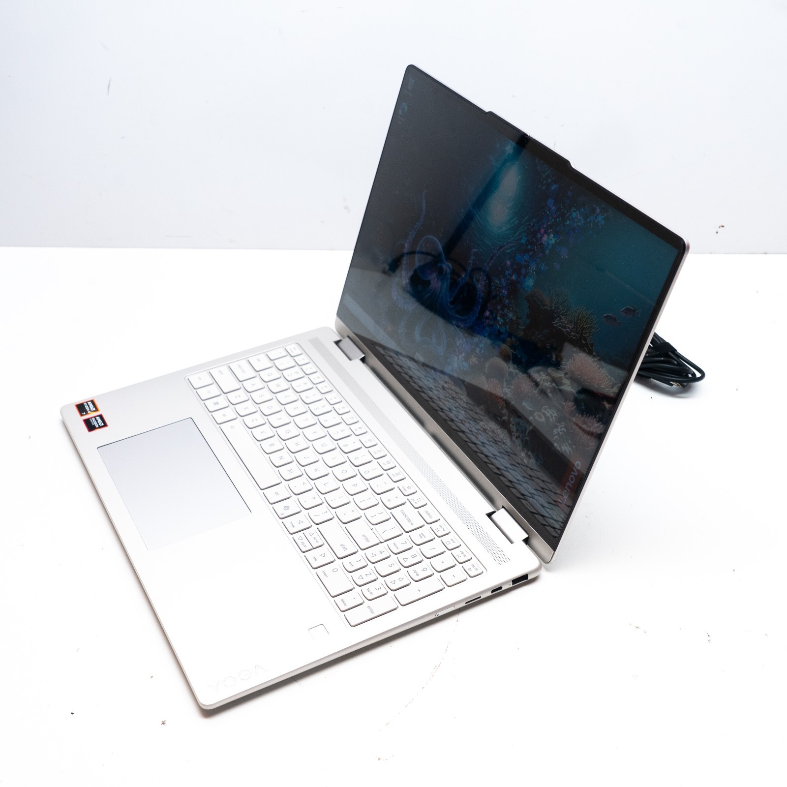 Lenovo Yoga 7 2-in-1 16AKP10 16″ Ryzen AI 7 340 16GB RAM 1TB SSD Laptop Warranty