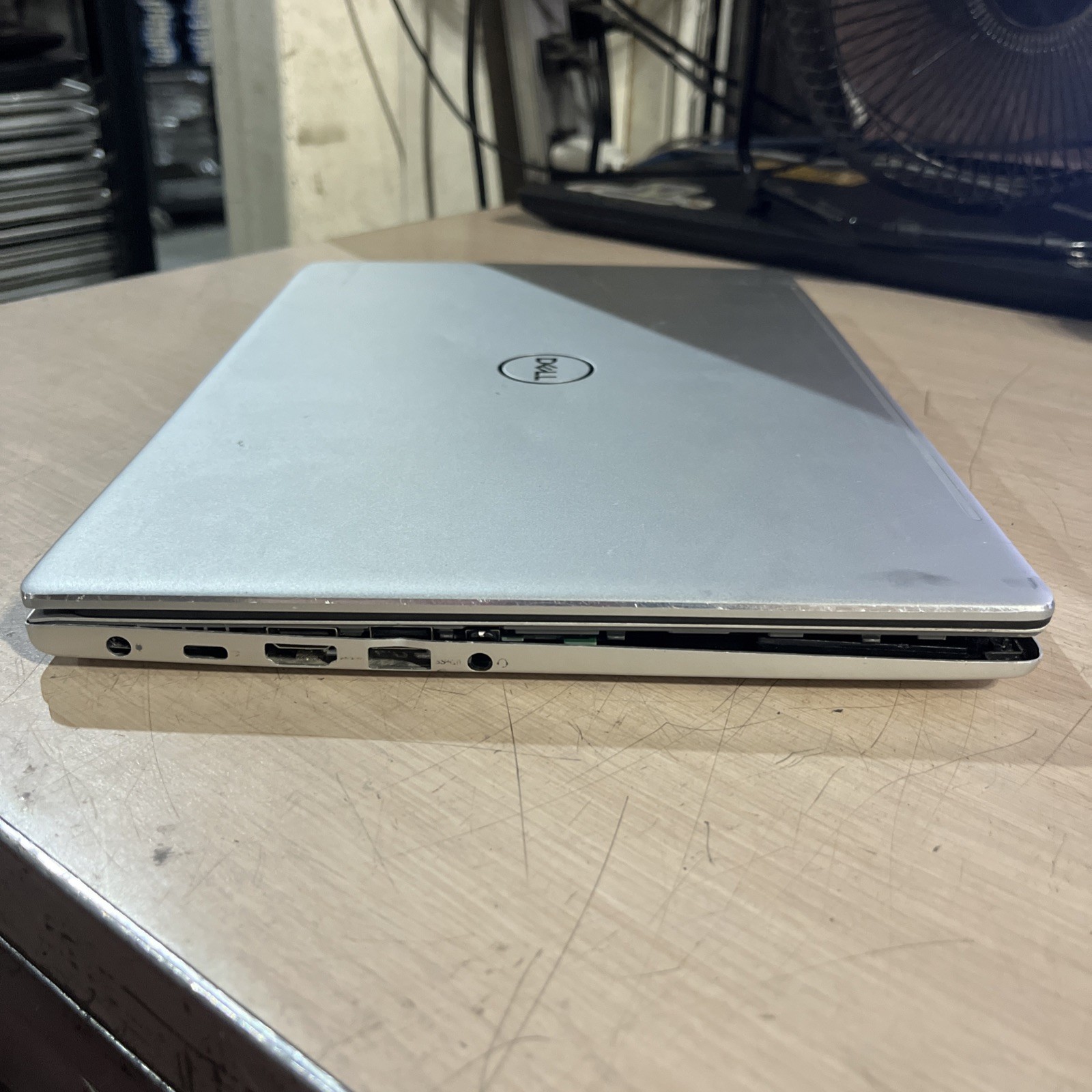 DELL INSPIRON 7380 INTEL CORE I5-8265U 1.60GHZ 8GB RAM NO HD *