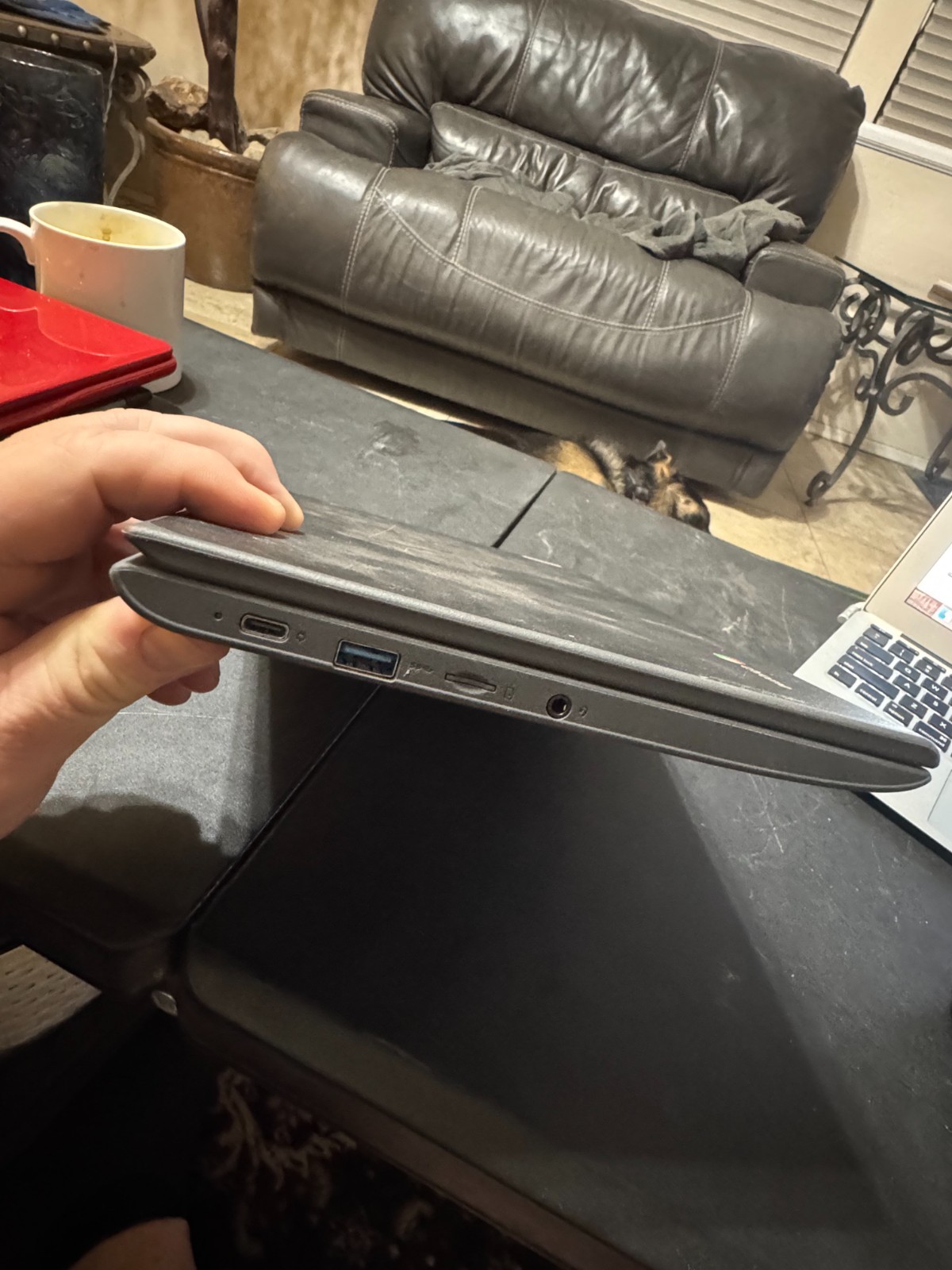 Lenovo Chromebook 100e 2nd Gen Black w/power cord Parts Not Working w/free ship!