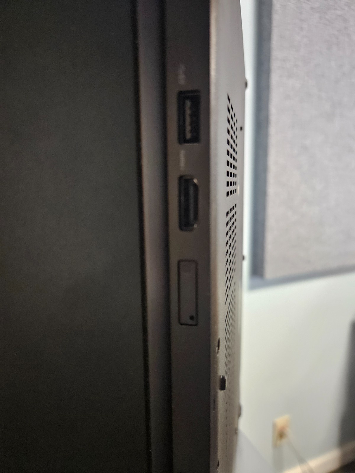 DELL LATITUDE 5491 Laptop Core I5-8400H 8GB 256GB no power Adapter