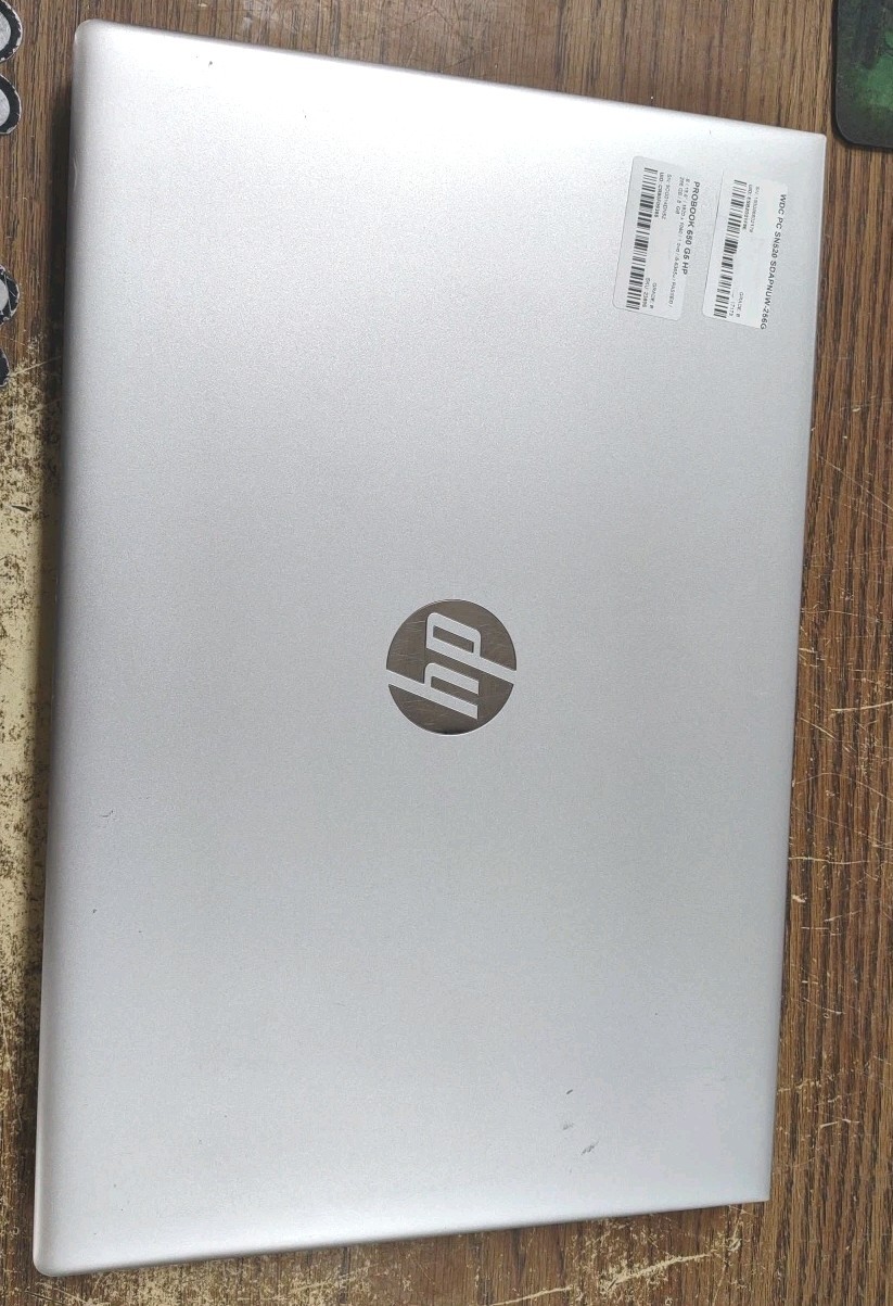 HP Probook 650 G5 LAPTOP 15.6 W/ i5-8365U 1.60GHz, 8GB, 256GB.