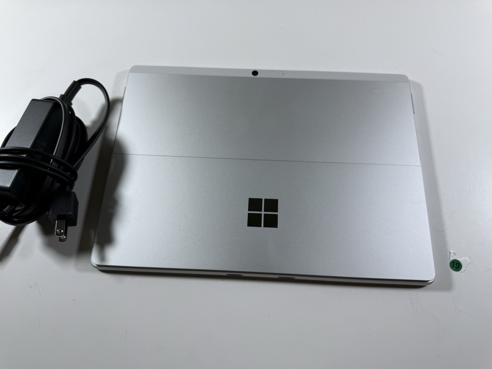 Microsoft Surface Pro 8 (1982) i5-1145G7 – 16GB RAM – 256GB 120Hz – Win 11 Pro