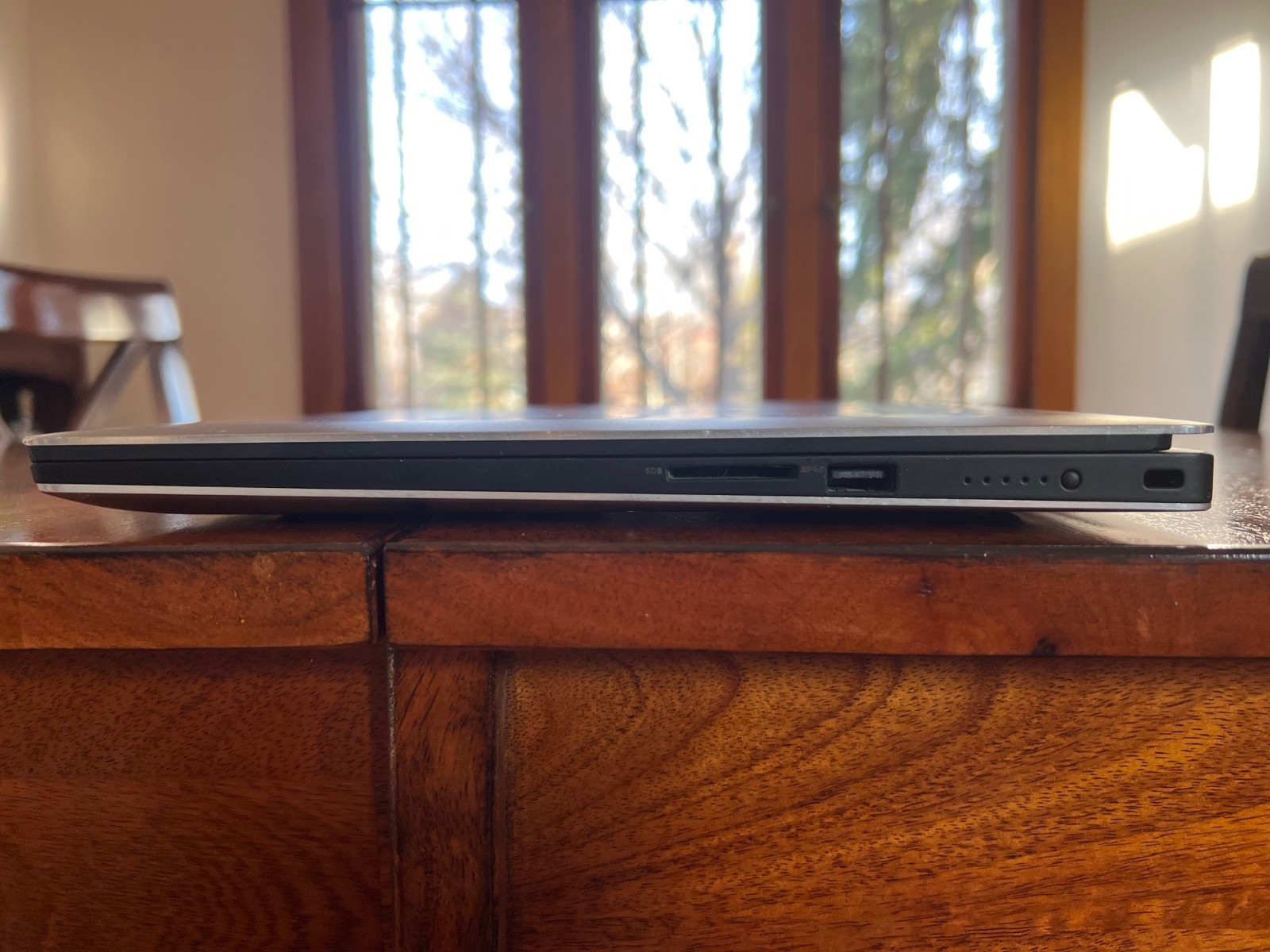 Dell XPS 15 9560 15.6″ i5-7300HQ GTX 1050 8GB RAM 256GB SSD Windows10