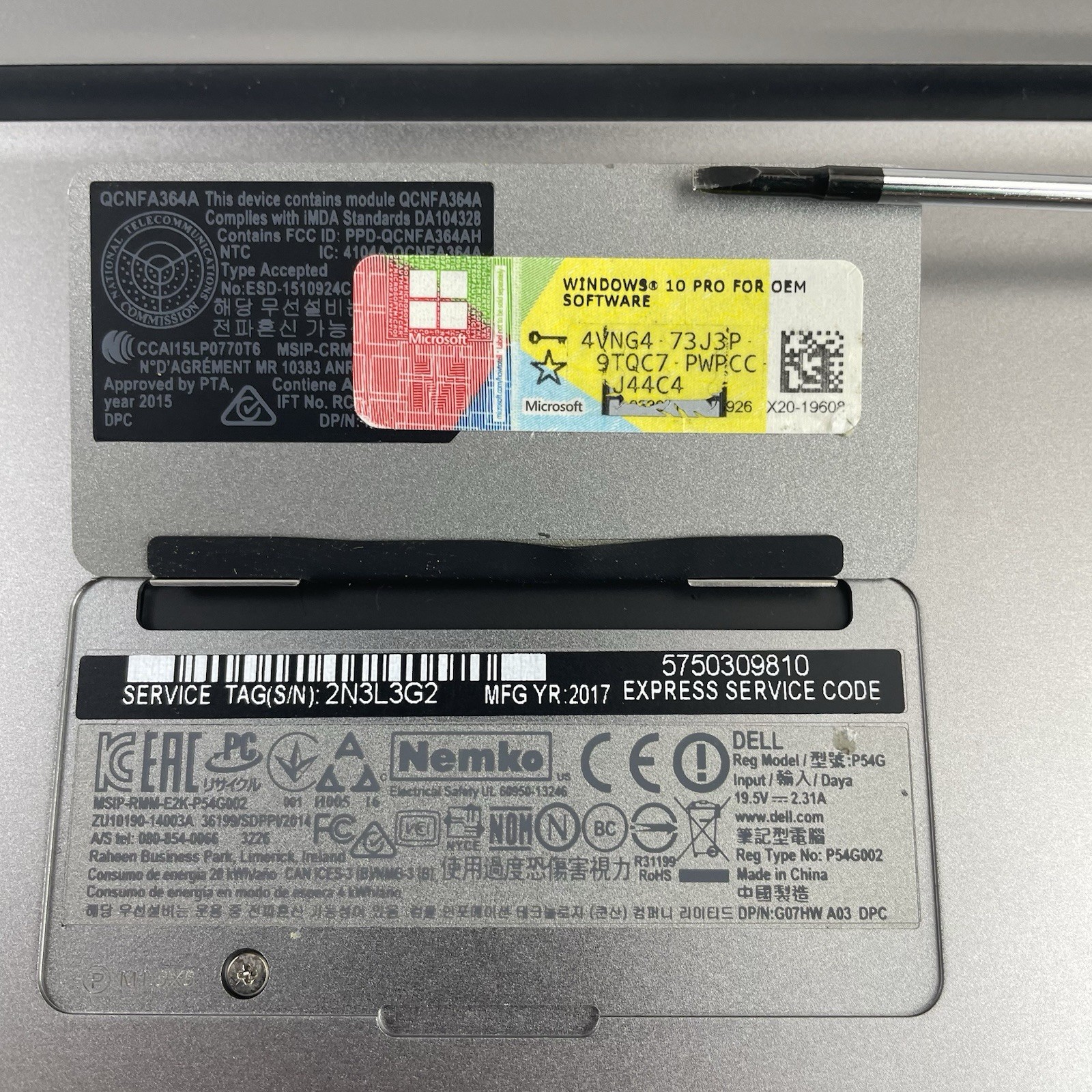 Dell XPS 13 9360 13.3″ i5-7200U 2.50 GHz 4 GB RAM No SSD/OS/AC/Battery