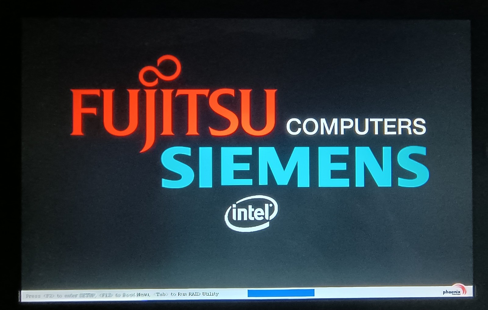 Notebook Fujitsu Siemens Amilo Xi 1554 with charging cable and ANTIX Linux