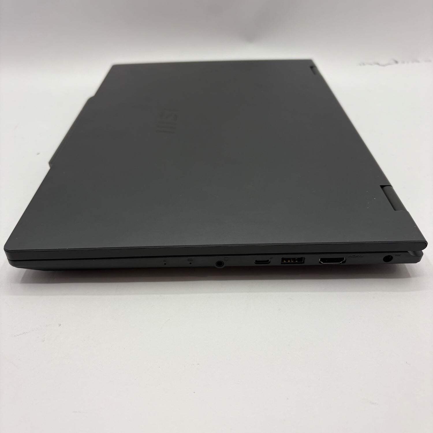 MSI Venture 16 AI A1MTG 16″ Core Ultra 5 125H 3.6GHz 16GB RAM 512GB SSD