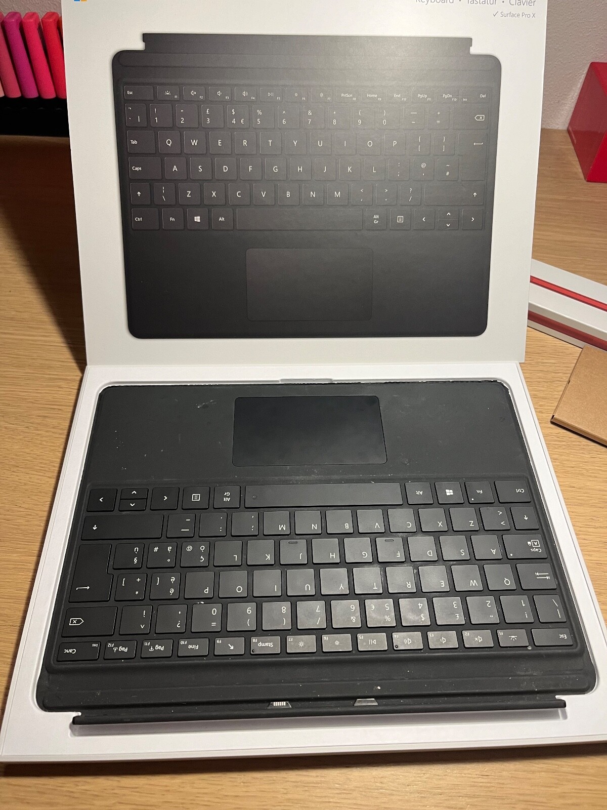 Microsoft Surface Pro X SQ1 16 GB/256 SSD Windows 11 Keyboard Pen and case