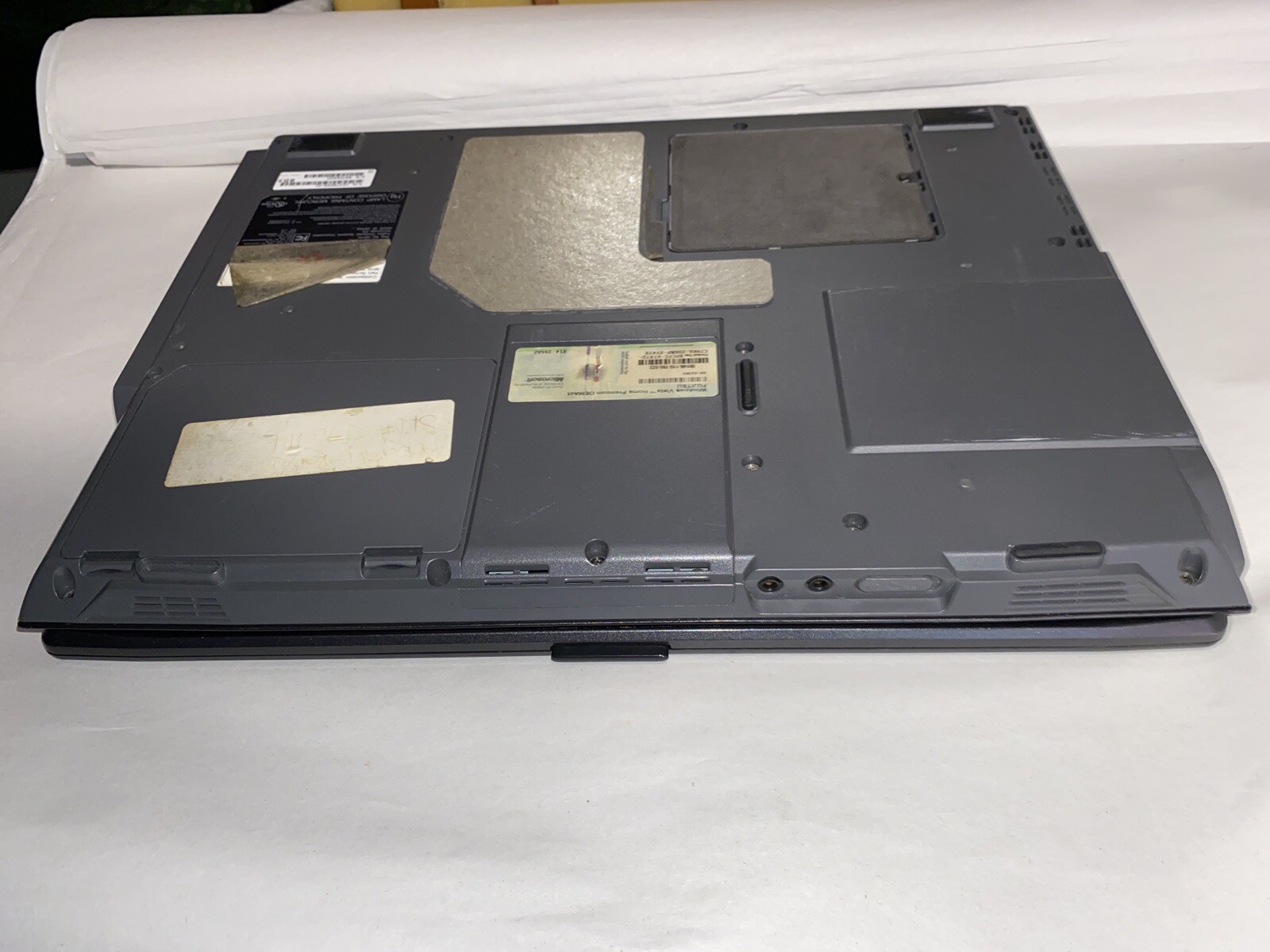 Fujitsu LifeBook A Series A6120 Laptop (FPCR32707) LCD Screen Parts