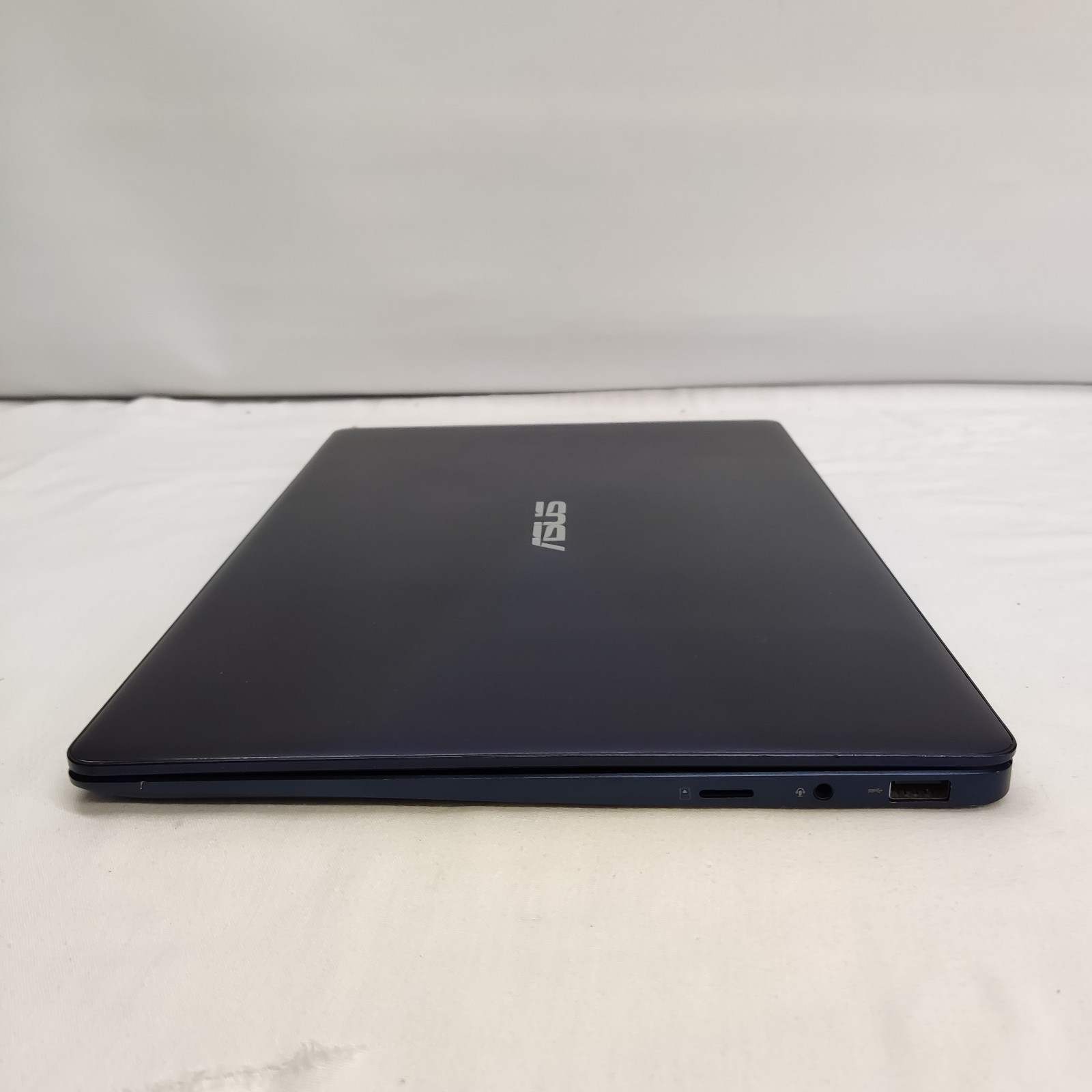 ASUS ZENBOOK UX331U 8GB RAM CORE I7-8550U NVIDIA GEFORCE MX150 512GB SSD LAPTOP