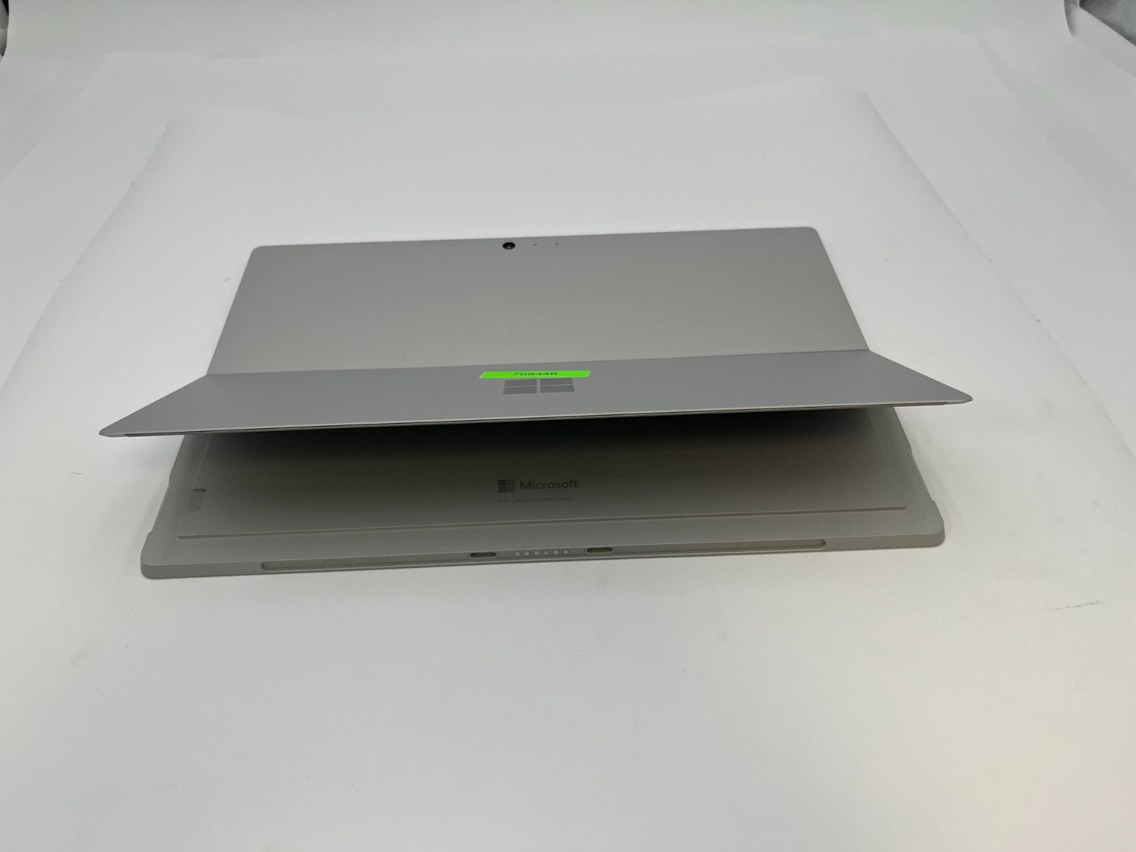 Microsoft Surface Pro 4 1724i5-6300U@2.4 GHZ 4GB RAM 128 GB NVME Win 11 PRO