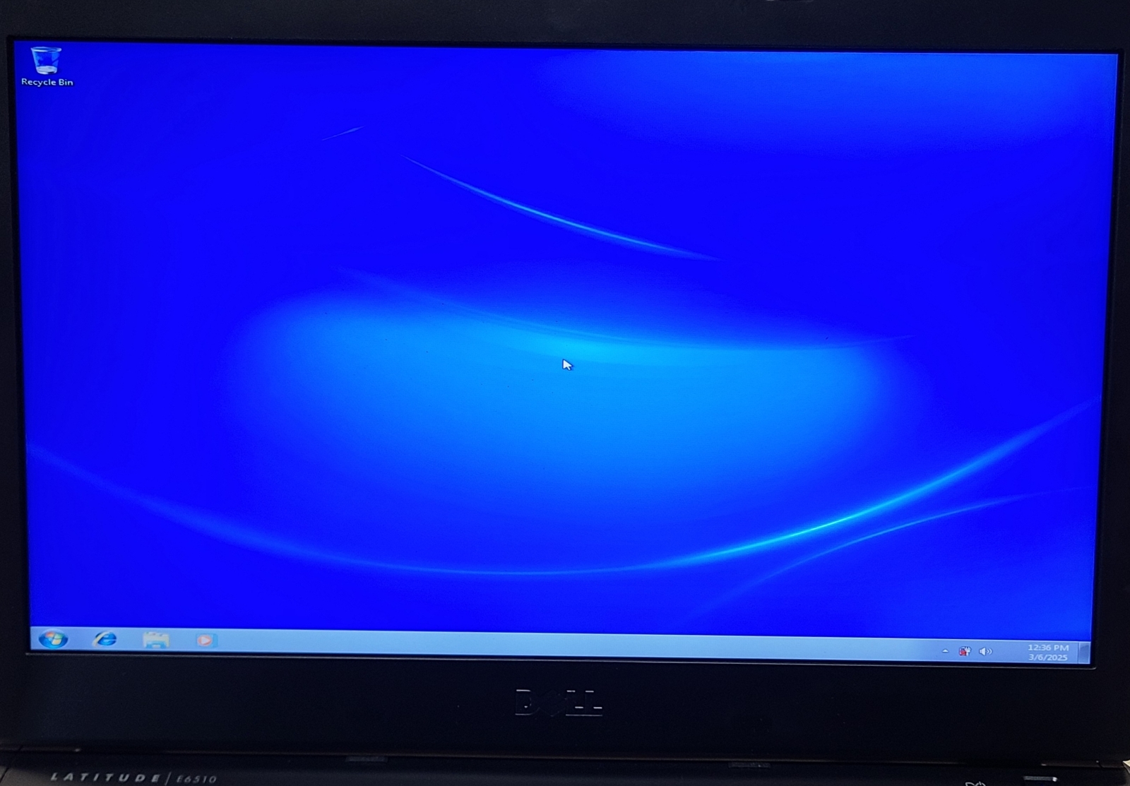 Dell Latitude E6510 i5-M520 6GB 250GB HDD WIN 7 ULTIMATE BAD BATTERY