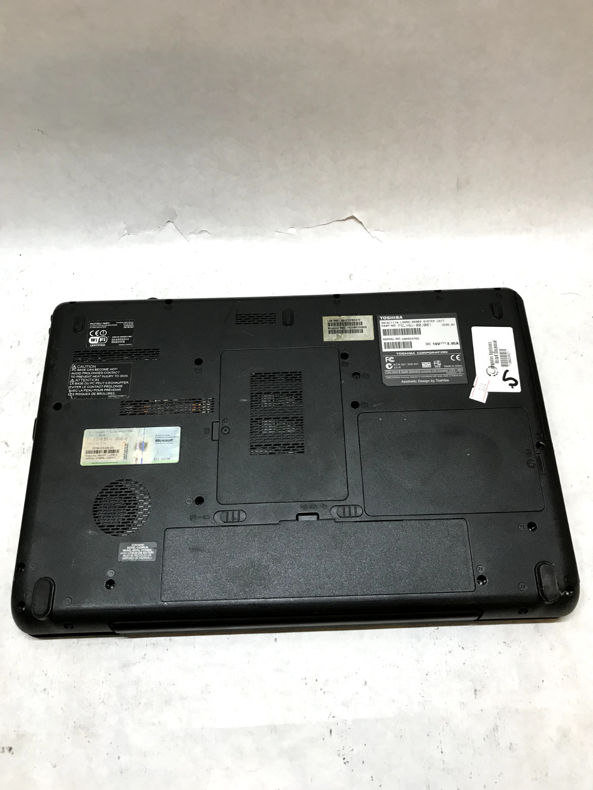 Toshiba Satellite L505D-S5983 15″ Laptop Athlon II M300 2.0GHz 3GB RAM NO HDD DW