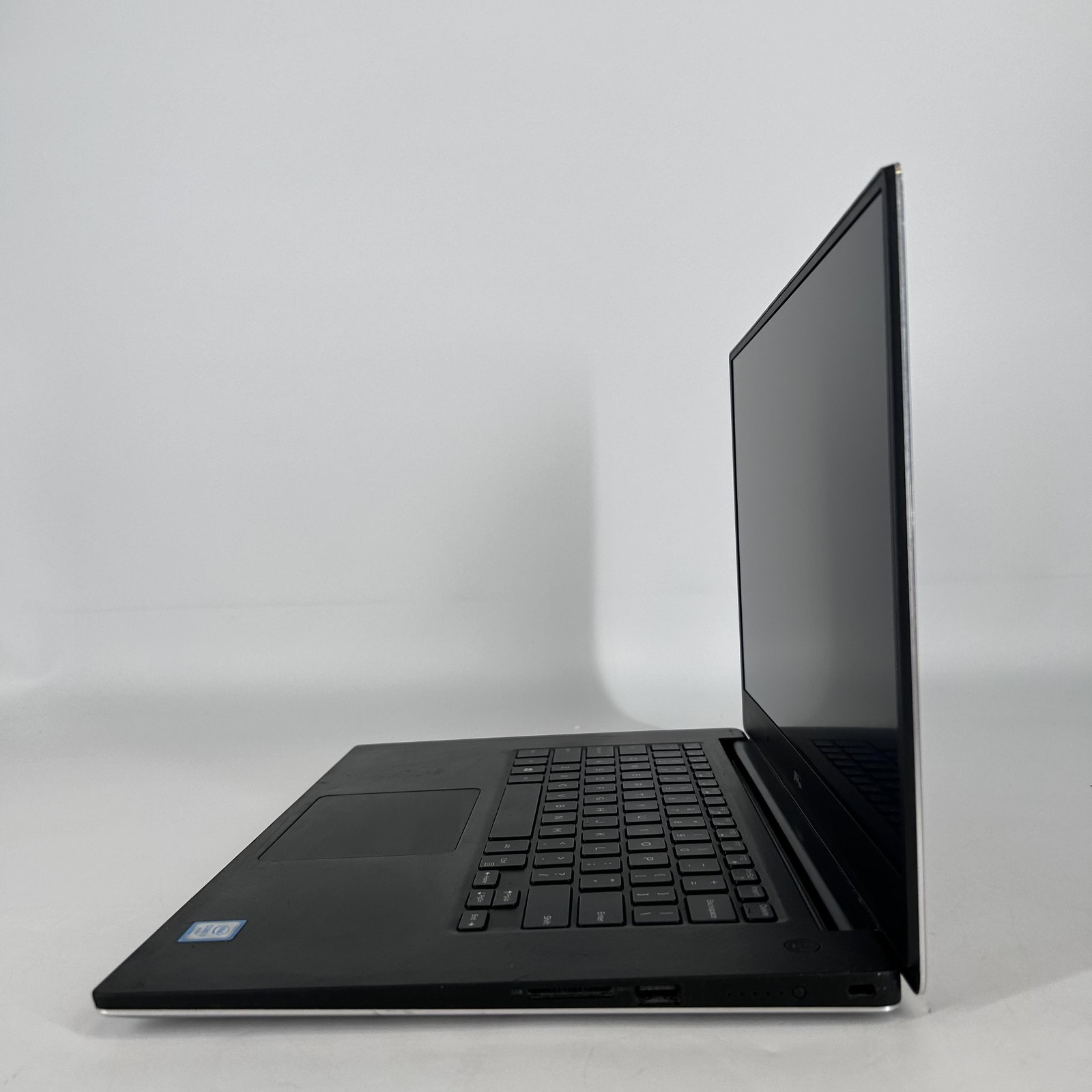 Dell XPS 15 9550 FHD i7-6700HQ 2.60GHz 16GB 1TB SSD GTX 960M Good