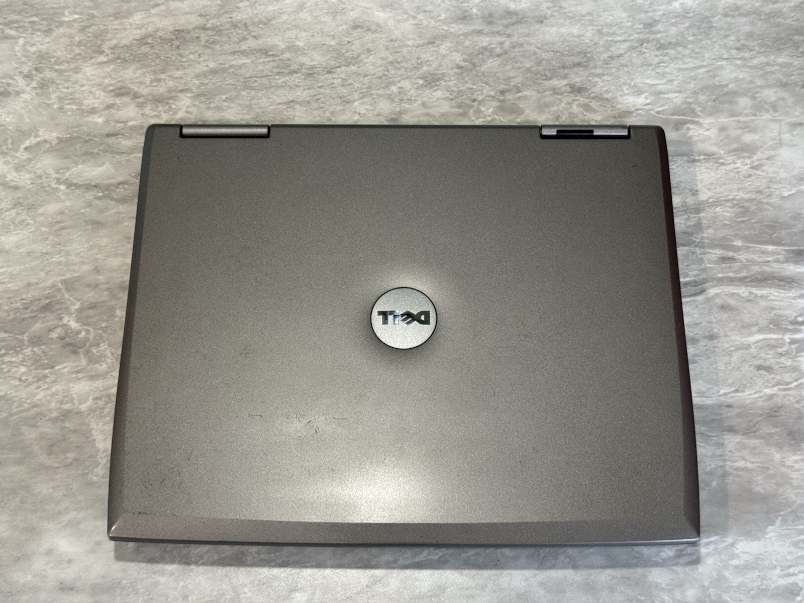Dell Latitude D505 Intel Pentium M 1.5GHz 1gb RAM 40gb HDD RS232 Serial Win XP