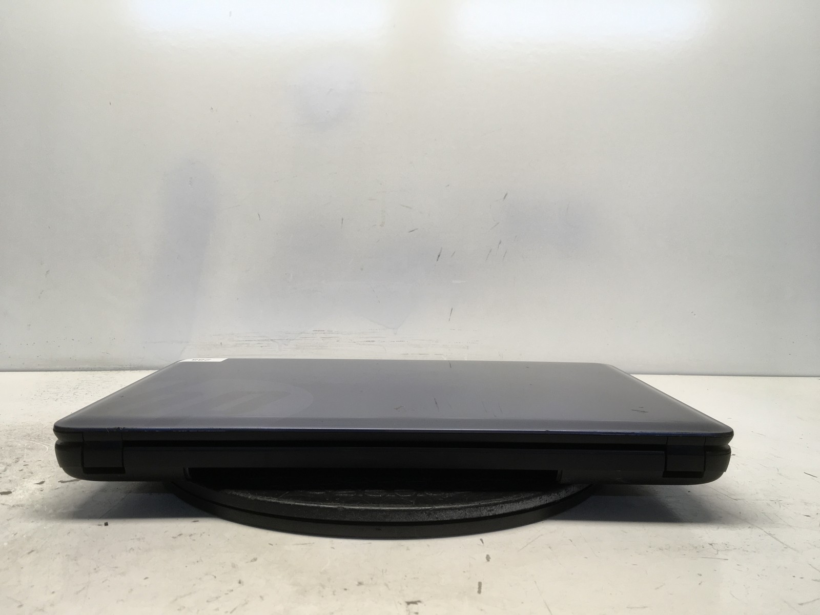 HP 2000-2B19WM AMD E-300 1300MHz 4 GB NO HDD No Batt