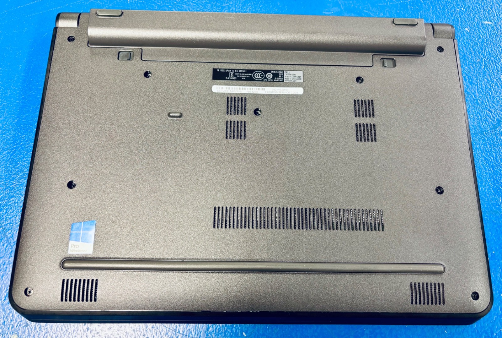 Dell Latitude 3350 Intel Pentium 3825U @1.90GHz, 8GB RAM, 64GB SSD, Win 11 Pro.