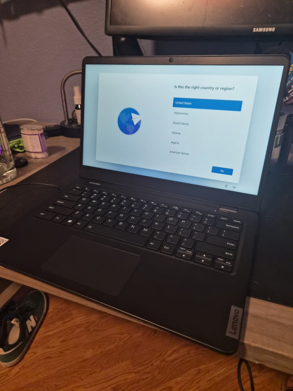 Lenovo 14W Gen 2 | AMD 3015e with Radeon Graphics | 4GB RAM |