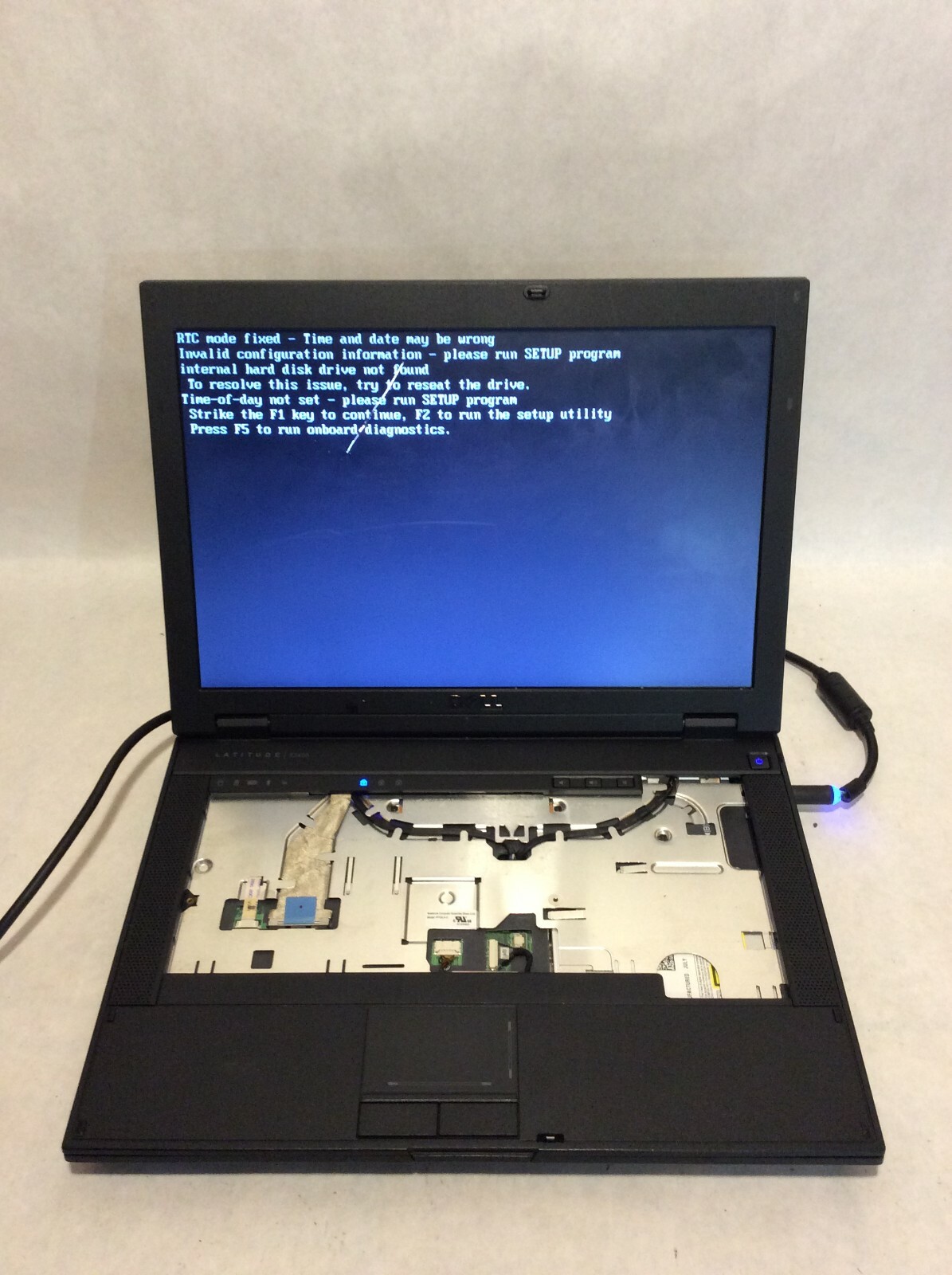 Dell Latitude E5400 Laptop 15″ Intel Core 2 Duo SCREEN CRACK & NO KEYBOARD -PP