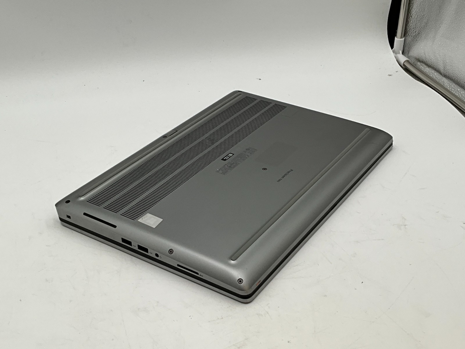 DELL Precision 7560 i7-11850H 2.50g 32GB 1TB T1200 15.6″ NO OS LAPTOP 19CR2J3 *C