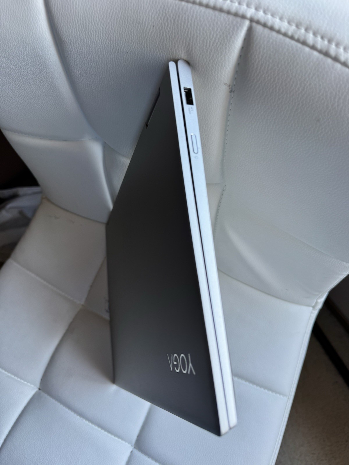 Lenovo YOGA 730-13IKB 81CT Core i5-8250U @1.6GHz 8GB Ram 256GB SSD Not Touch Scr