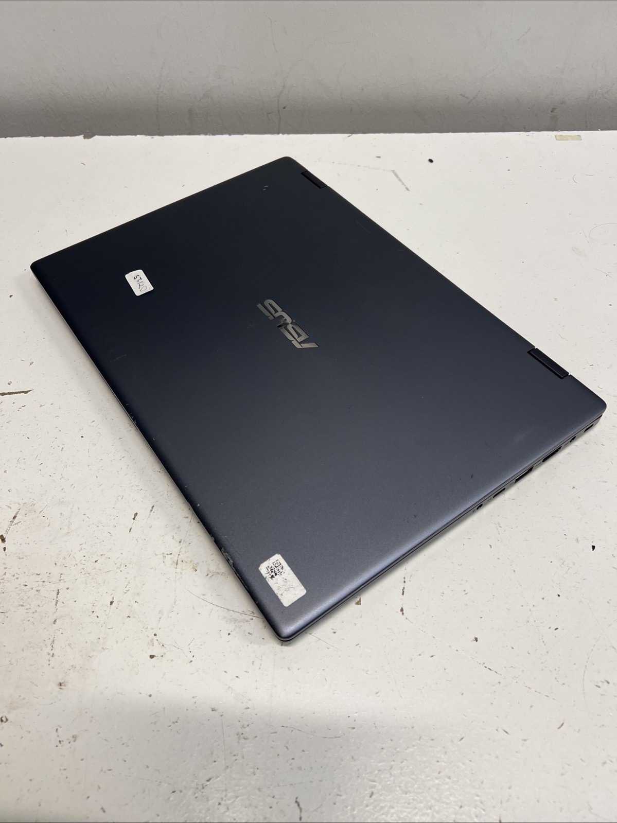 ASUS 2x i5-1135G7 | 1x i5-4200U | 1x i5-7200U | 1x R3-3200U | 1x Pen 4415U
