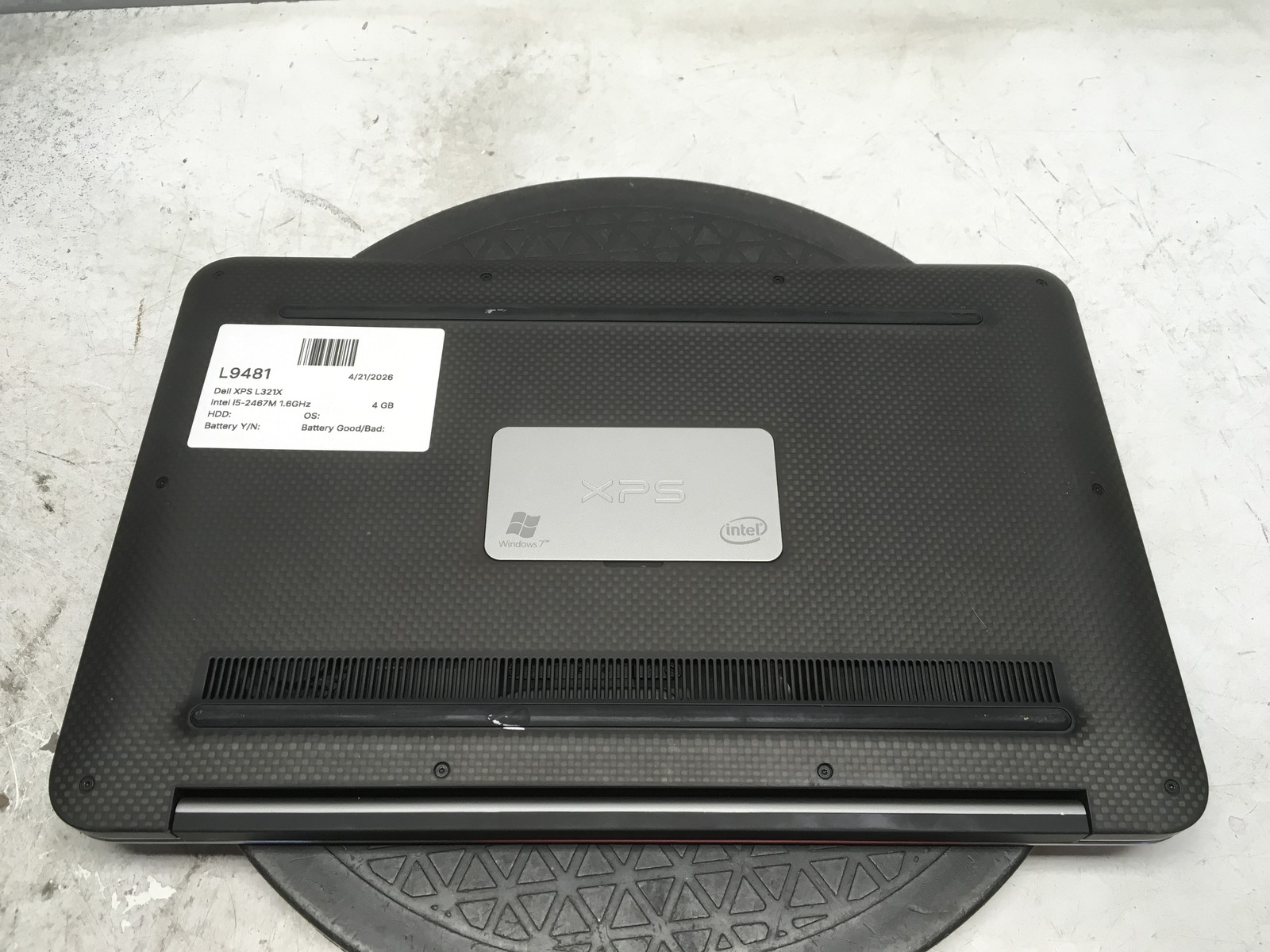 Dell XPS L321X Intel i5-2467M 1.6GHz 4 GB NO HDD No Batt
