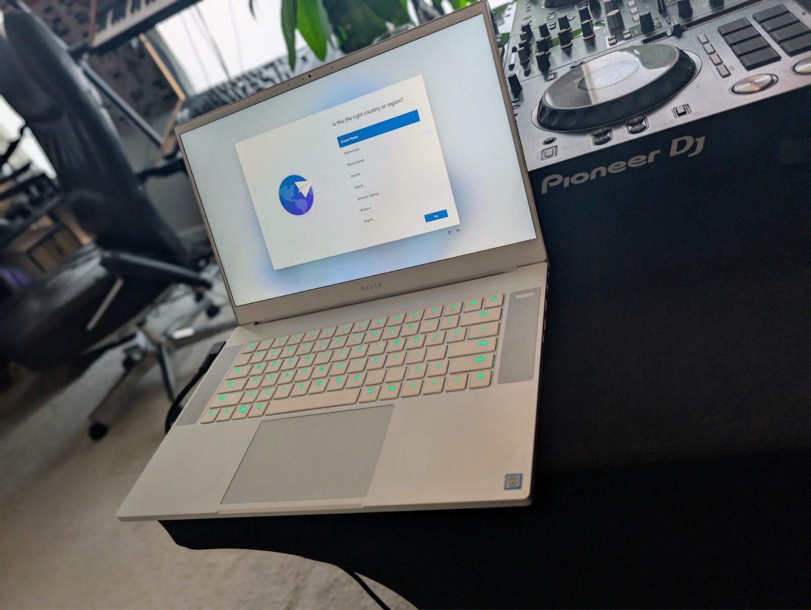 Razer Blade 15 (2018) Advanced – i7-8750H, GTX 1060 Max-Q, 16GB RAM