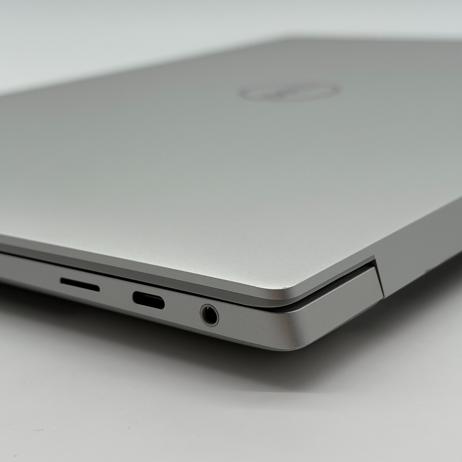 Dell XPS 16 9640 Platinum UHD+ TOUCH 5.1GHz Ultra 9 185H 32GB 1TB SSD RTX 4060