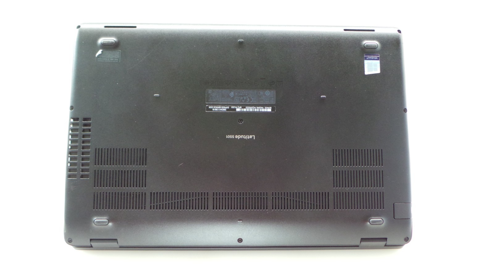 Dell Latitude 5501 | 15.6″ | i7-9850H 2.60GHz | 16GB RAM 256GB NVMe | WIN 11 PRO