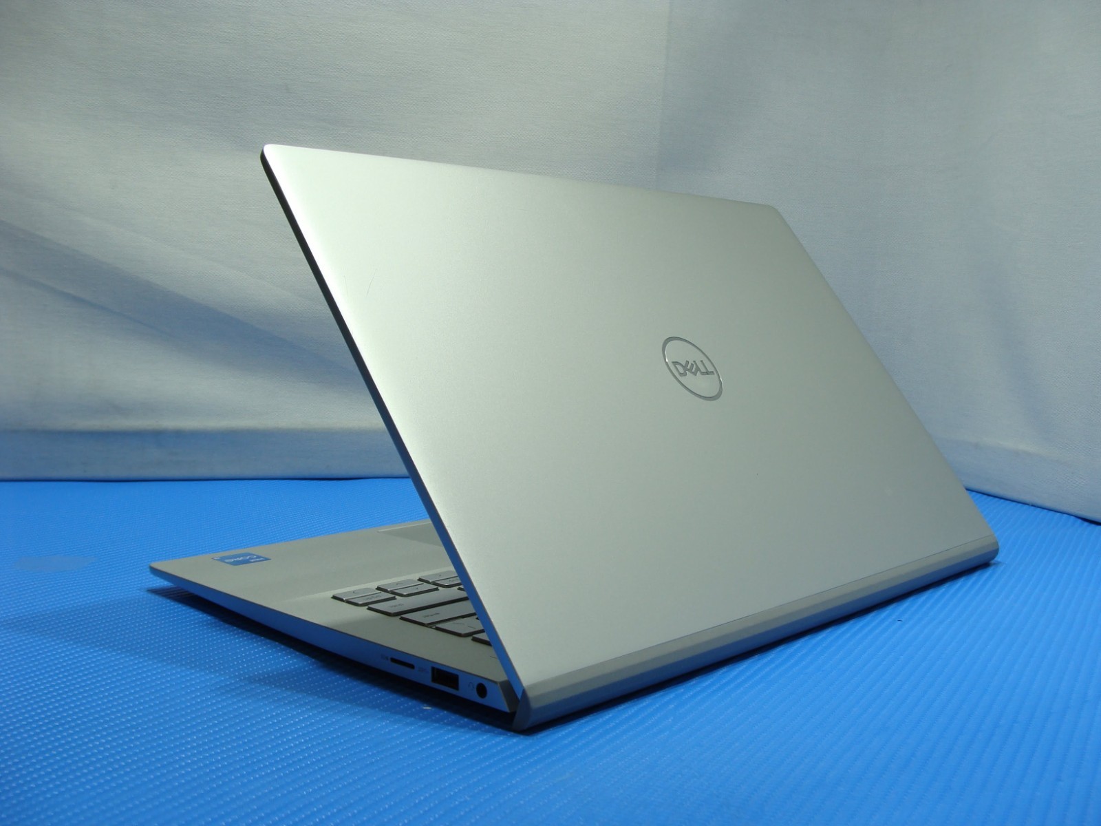 Dell Inspiron 5402/5409 14″ FHD i3-1115G4 3GHz 8GB 256GB Win 11 Home +Charger