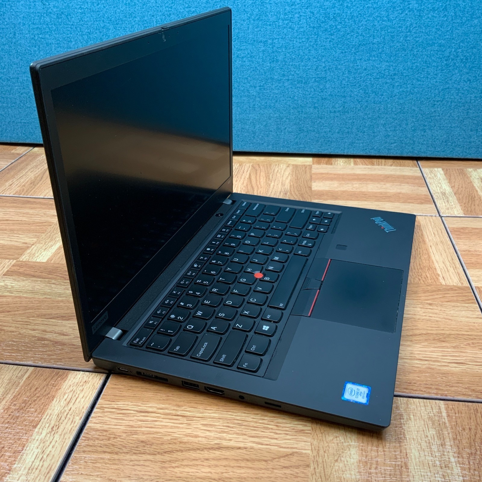 Lenovo ThinkPad T490 Intel i7-8565U 8GB RAM 512 GB SSD Win 11 Pro