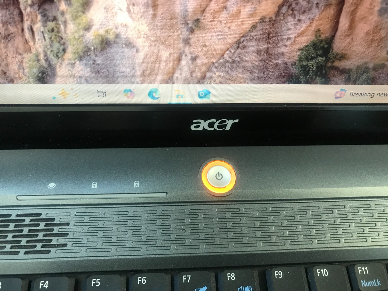 Acer Aspire 4730Z 14.1″ Intel Pentium Dual T3400 2.16GHz 4GB RAM 240GB SSD Win10