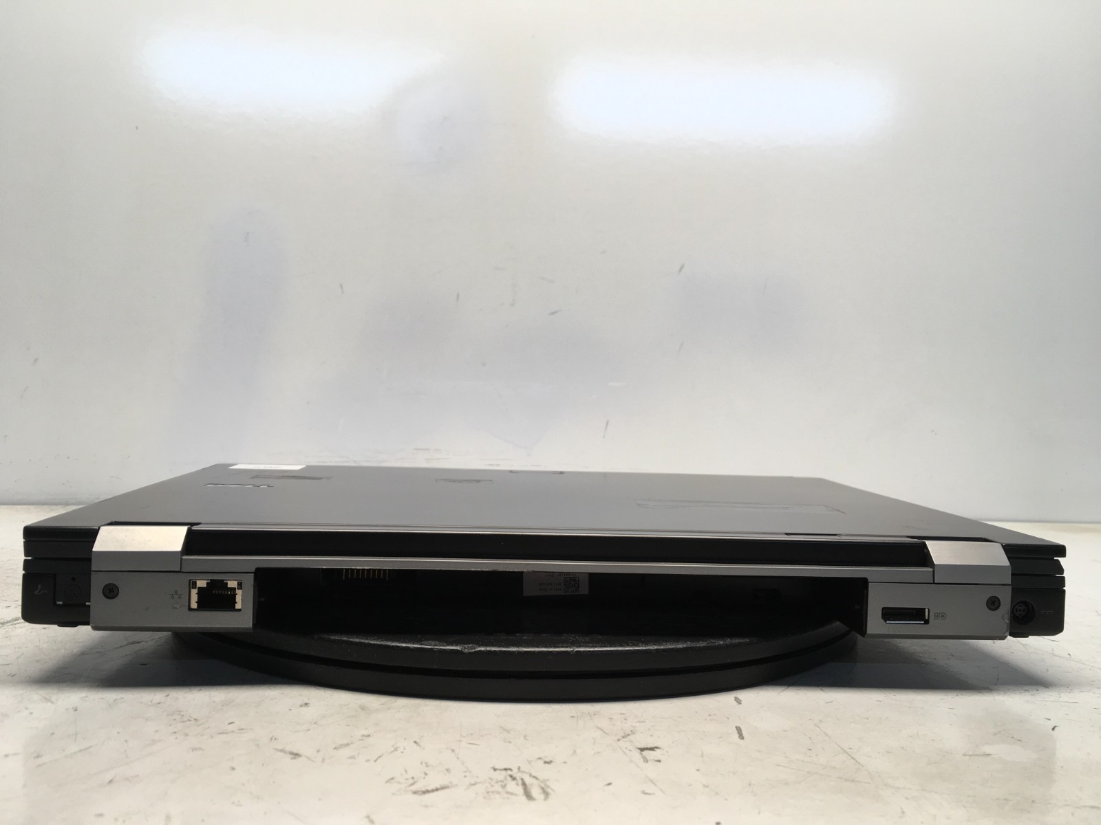 Dell Latitude E6500 Intel Core 2 Duo P8600 2.4GHz 4 GB NO HDD