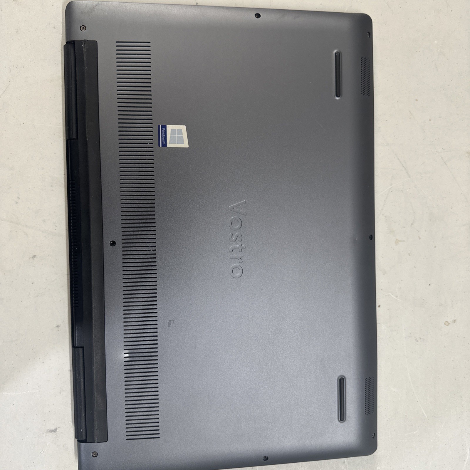 Dell Vostro 7590 I5 9300H 2.40GHz, 8GB RAM, GTX 1050, No SSD/Battery