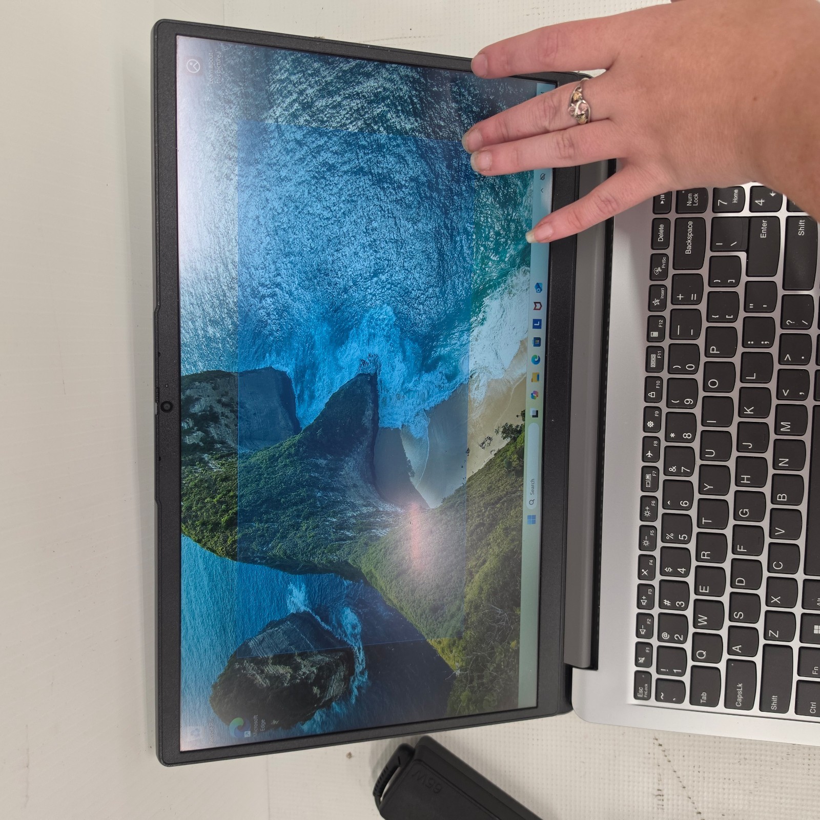 Lenovo Ideapad 1 15iau7 Win11H 15.6″ Touch Laptop 256GB SSD 1.2Ghz i3-1215u