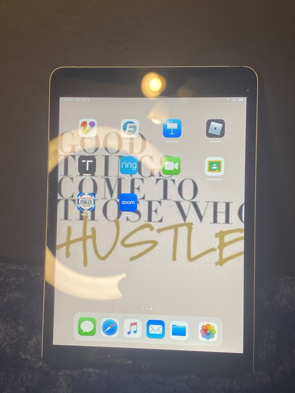 iPad Mini 2 Model Number ME277LL/A Wi-Fi Great Condition Tested Case included