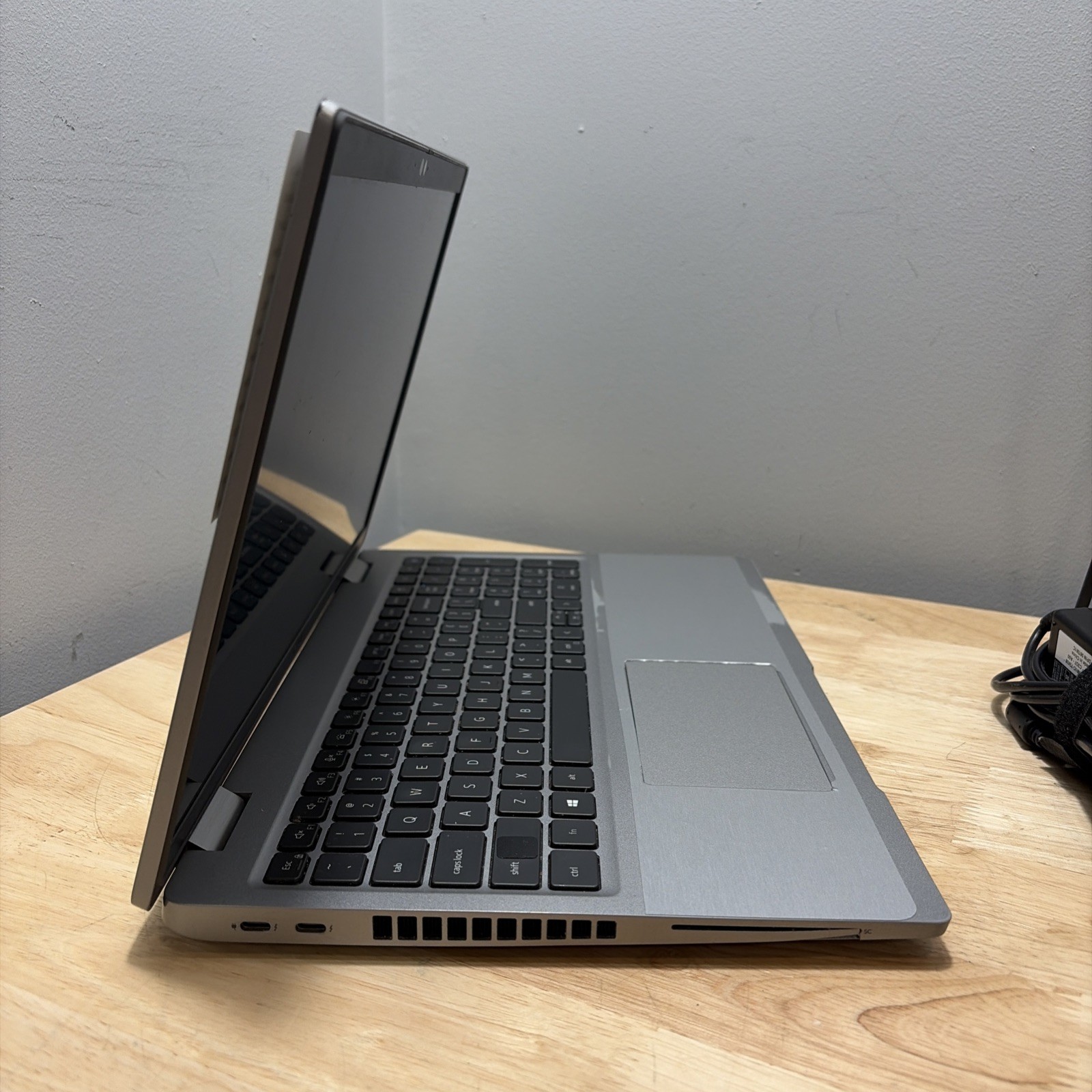 Dell Latitude 5520 Core i5-1145G7 2.60GHz, 16GB, 256GB SSD WebCam, WiFi W11 Cord