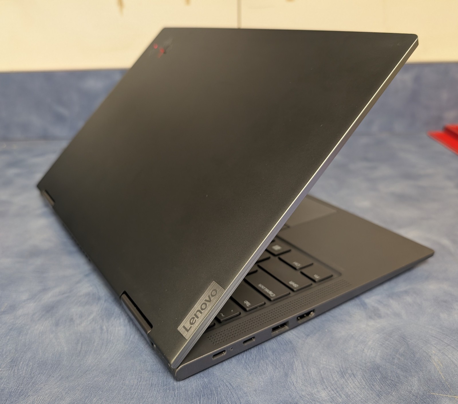 Lenovo THINKPAD X1 YOGA GEN 8 14″ i7 13th 32GB RAM 1TB SSD Win 11 Pro