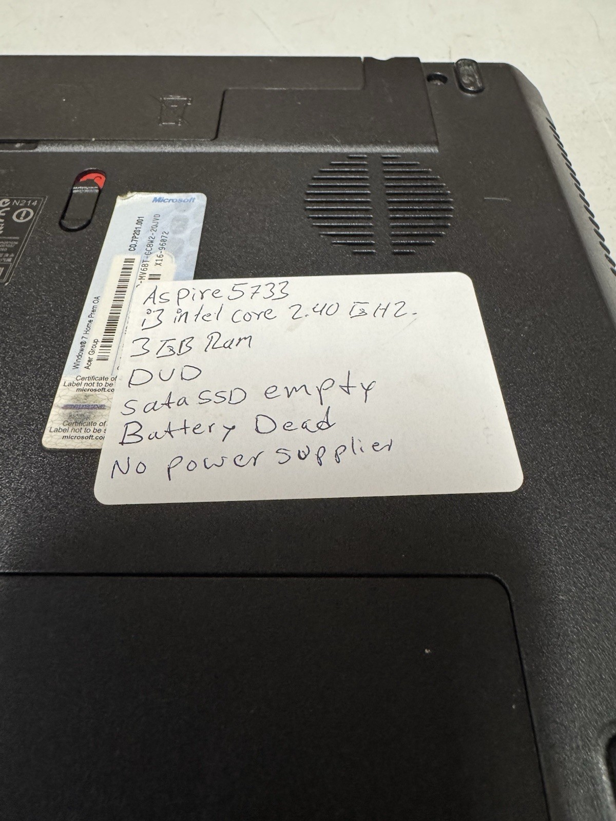 Acer Aspire 5733 i3-370M Laptop No HDD Battery Dead No Charger AS IS